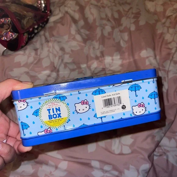 Hello Kitty Lunch Box with Umbrella Design 2007 Sanrio - Picture 4 of 7